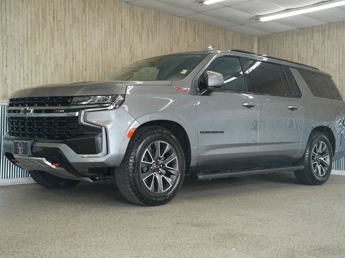Used 2022 Chevrolet Suburban Z71 w/ Z71 Off-Road Package AWD/4WD image 4