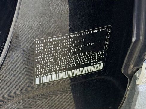 Used 2021 Volkswagen Tiguan SE image 37