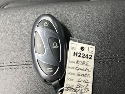 Certified 2025 Hyundai Santa Cruz SEL image 25