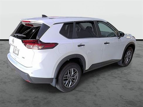 Certified 2025 Nissan Rogue S AWD/4WD image 4