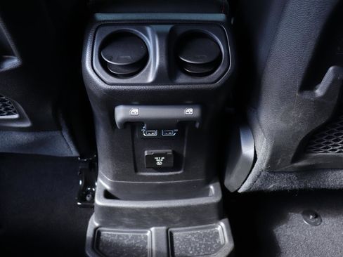 Used 2019 Jeep Wrangler Unlimited Rubicon image 21