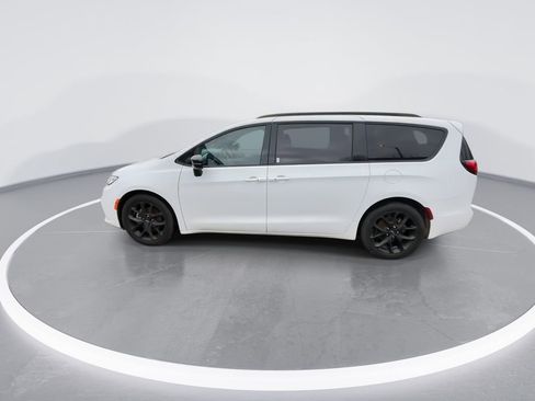Used 2024 Chrysler Pacifica Touring-L w/ S Appearance Package FWD image 5