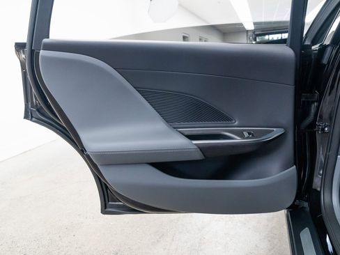 Used 2025 Lucid Air Touring image 19