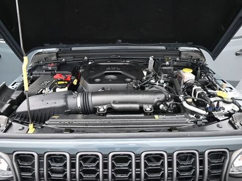 Used 2025 Jeep Wrangler Sport AWD/4WD image 14