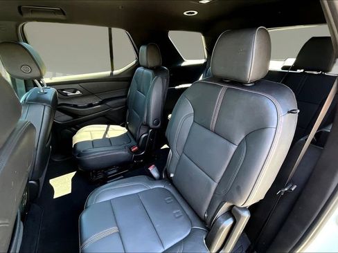 Used 2023 Chevrolet Traverse RS AWD/4WD image 19