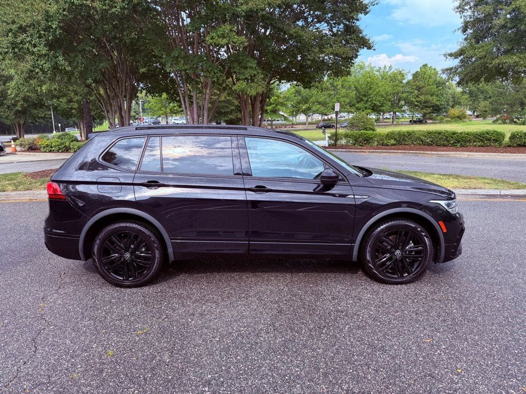 Used 2022 Volkswagen Tiguan SE R-Line AWD/4WD image 14