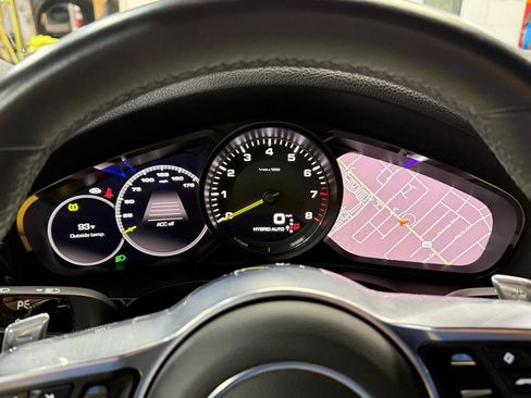 Used 2019 Porsche Cayenne E-Hybrid AWD/4WD image 35