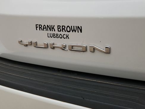 Used 2022 GMC Yukon XL Denali image 8