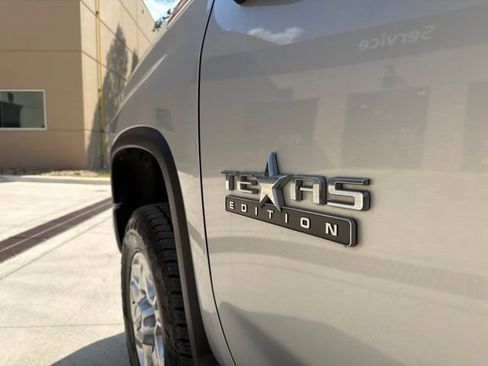 Used 2020 Chevrolet Silverado 2500 LTZ w/ LTZ Texas Edition AWD/4WD image 15