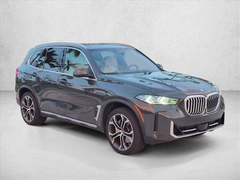 Used 2024 BMW X5 xDrive50e w/ Executive Package AWD/4WD image 3