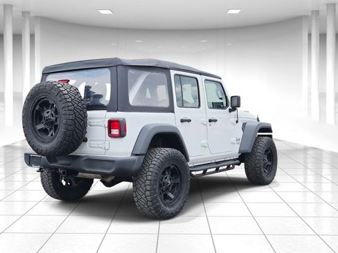Used 2018 Jeep Wrangler Unlimited Sport image 3
