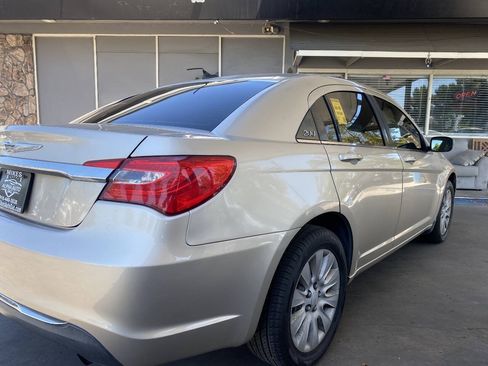 Used 2014 Chrysler 200 LX FWD image 8