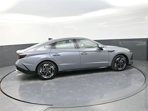 New 2026 Hyundai Sonata SEL image 9