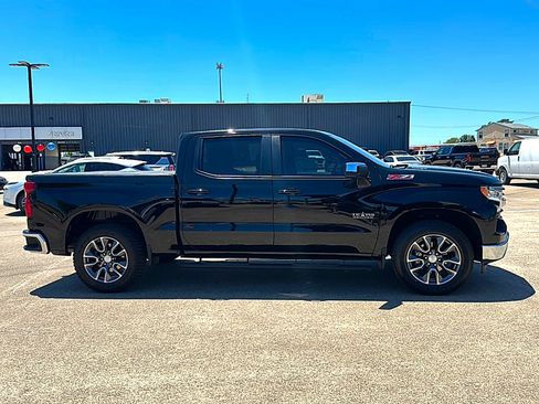 Used 2023 Chevrolet Silverado 1500 LT w/ Z71 Off-Road Package AWD/4WD image 9