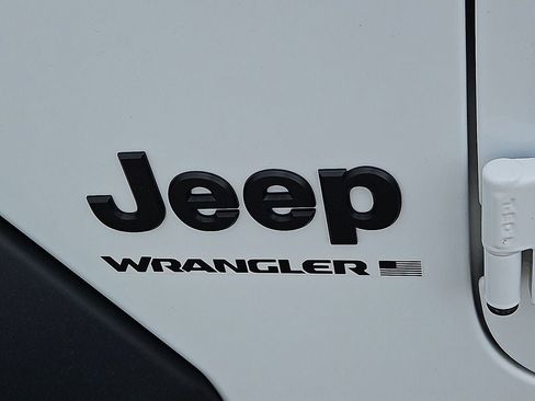 Used 2024 Jeep Wrangler Unlimited Sport AWD/4WD image 15