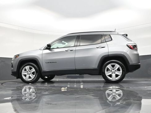 Used 2022 Jeep Compass Latitude FWD image 22