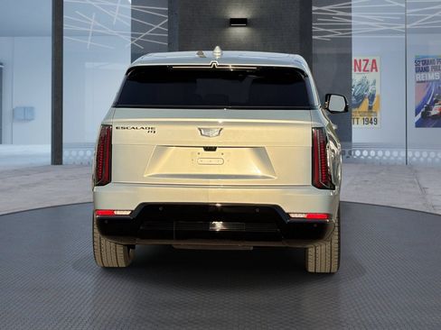 Used 2025 Cadillac Escalade IQ Sport 2 AWD/4WD image 5