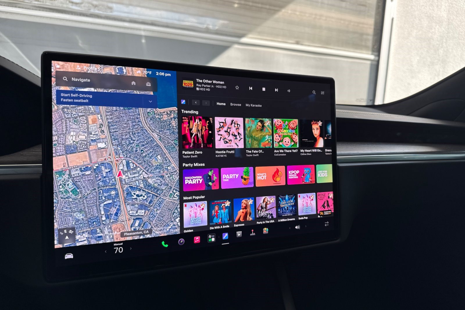 Used 2022 Tesla Model S AWD/4WD image 38