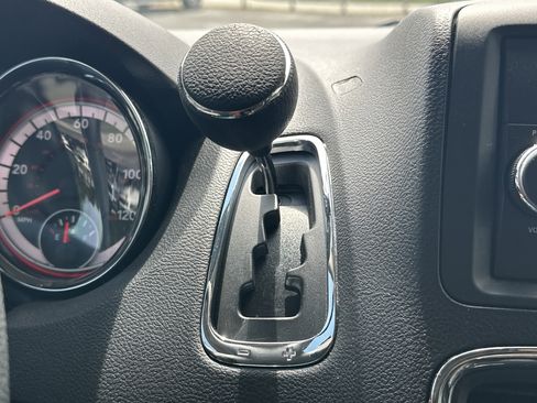 Used 2016 Dodge Grand Caravan American Value Package image 34