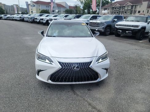 Used 2022 Lexus ES 350 w/ Premium Package FWD image 2