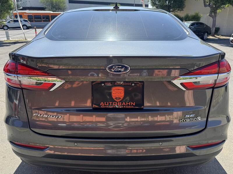 Used 2019 Ford Fusion SE FWD image 11