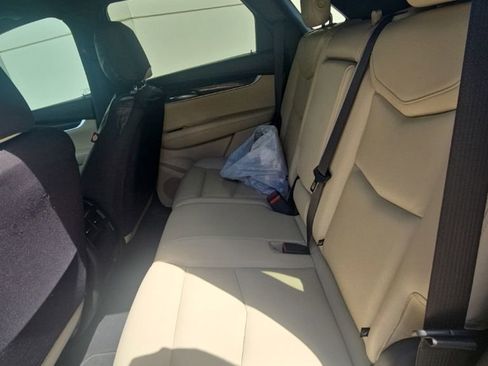Used 2018 Cadillac XT5 FWD image 6