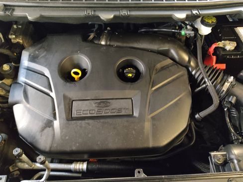 Used 2018 Ford Edge SE image 30