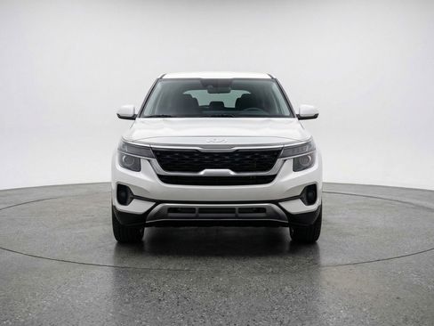 Used 2025 Kia Seltos S FWD image 2
