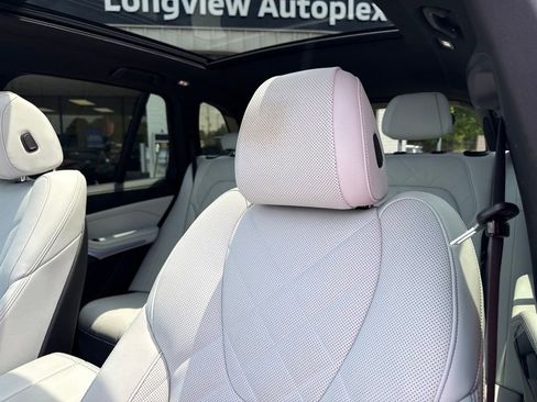 Used 2024 BMW X5 sDrive40i w/ M Sport Package RWD image 19