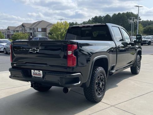 Used 2022 Chevrolet Silverado 2500 LTZ w/ LTZ Plus Package AWD/4WD image 5