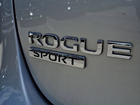 Used 2018 Nissan Rogue Sport SL w/ SL Premium Package AWD/4WD image 31