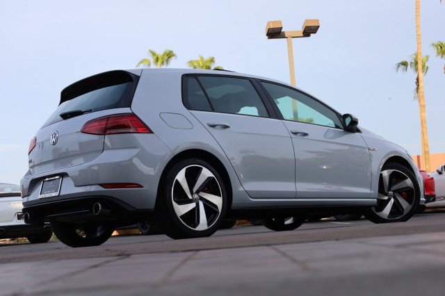 Used 2020 Volkswagen GTI SE FWD image 19