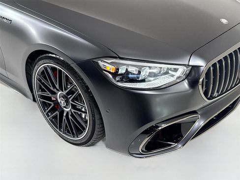 Used 2025 Mercedes-Benz S 63 AMG S image 40