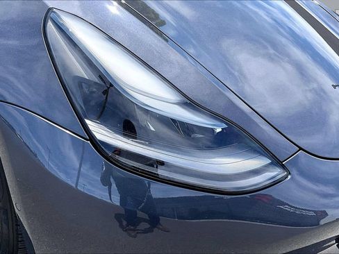 Used 2022 Tesla Model 3 Long Range AWD/4WD image 28
