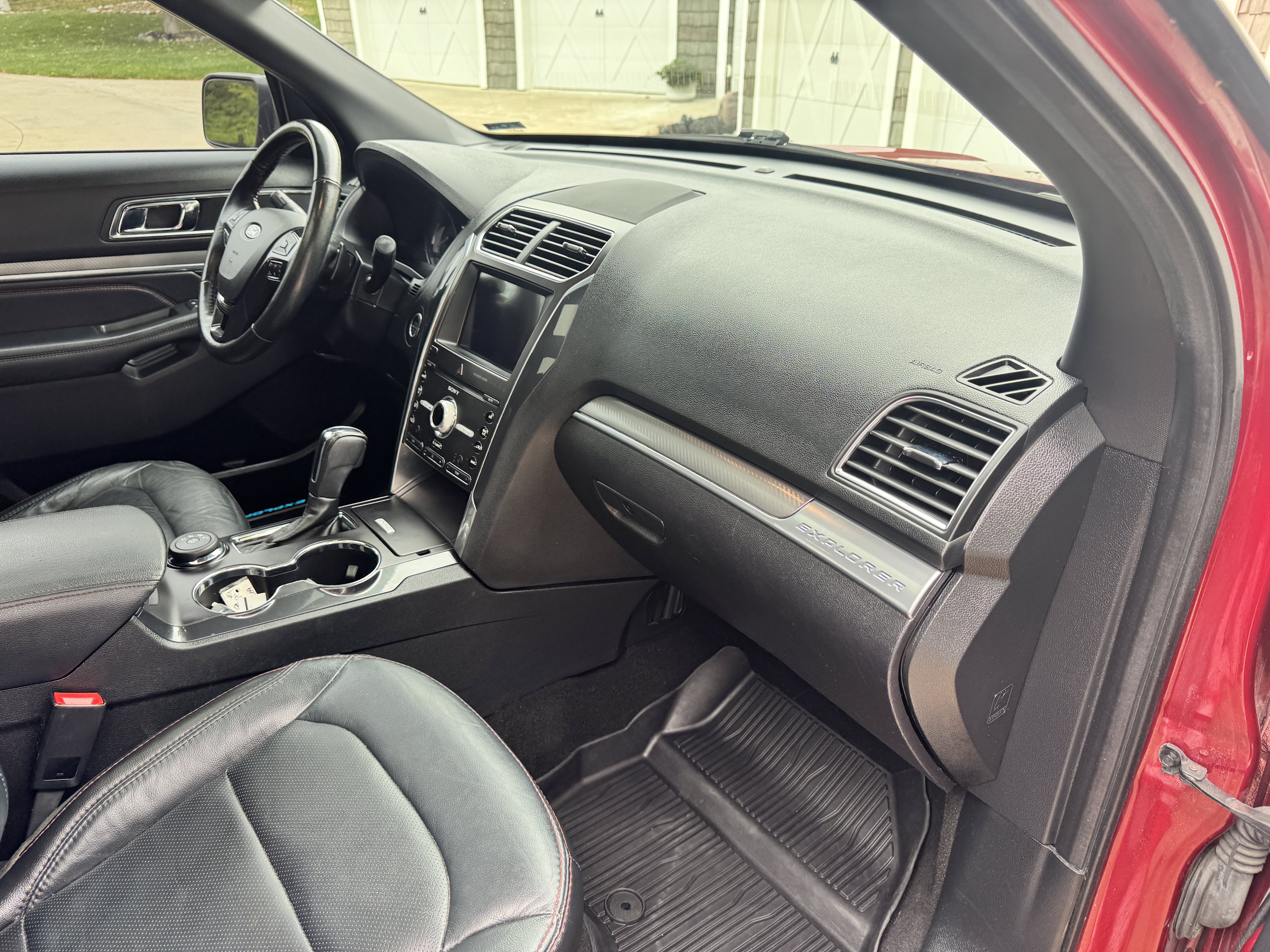 Used 2019 Ford Explorer Sport w/ Ford Safe & Smart Package AWD/4WD image 29