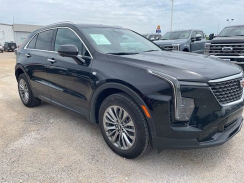 Used 2025 Cadillac XT4 Premium Luxury FWD image 5