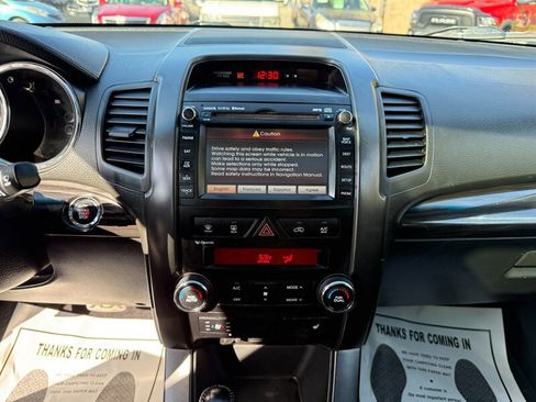 Used 2012 Kia Sorento SX w/ SX Premium Pkg image 19