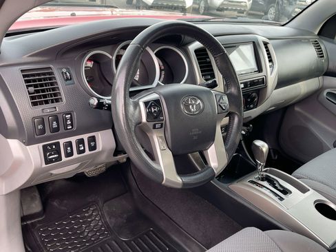 Used 2014 Toyota Tacoma 4x4 Double Cab image 10