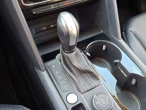 Used 2022 Volkswagen Atlas SEL image 16