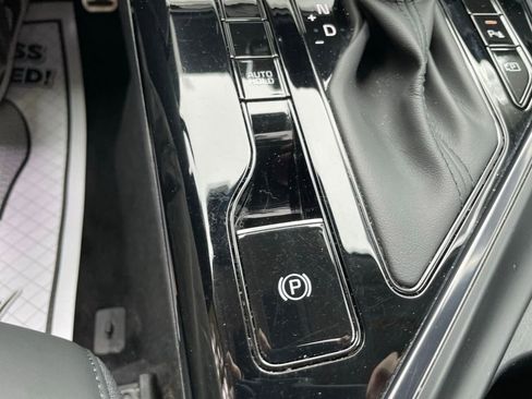 Used 2025 Kia Niro EX Touring image 10