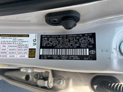 Used 2021 Toyota Prius Prime LE FWD image 34
