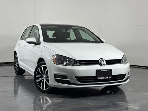 Used 2016 Volkswagen Golf 4-Door FWD image 2