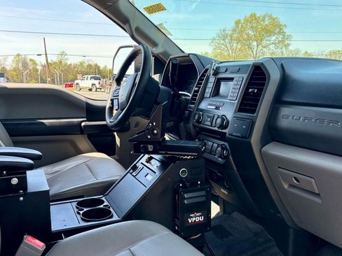Used 2018 Ford F250 XL w/ Power Equipment Group image 9