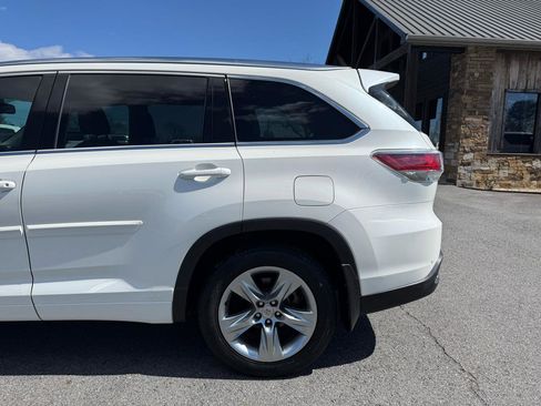 Used 2015 Toyota Highlander Limited Platinum AWD/4WD image 34
