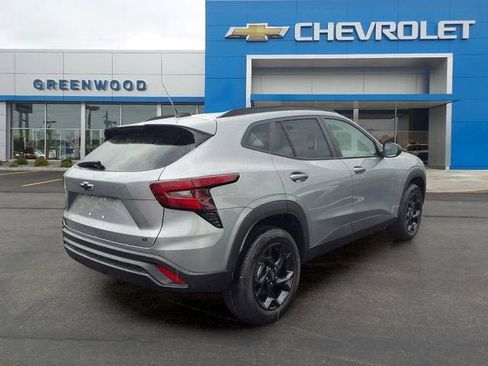 New 2026 Chevrolet Trax LT w/ Driver Confidence Package FWD image 3