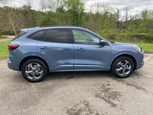 Used 2023 Ford Escape ST-Line w/ Tech Pack #1 AWD/4WD image 2