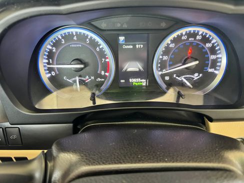 Used 2017 Toyota Highlander Limited Platinum FWD image 12