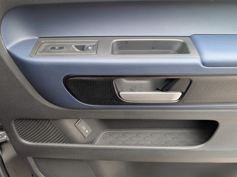Used 2025 Volkswagen ID. Buzz Pro S Plus RWD image 23