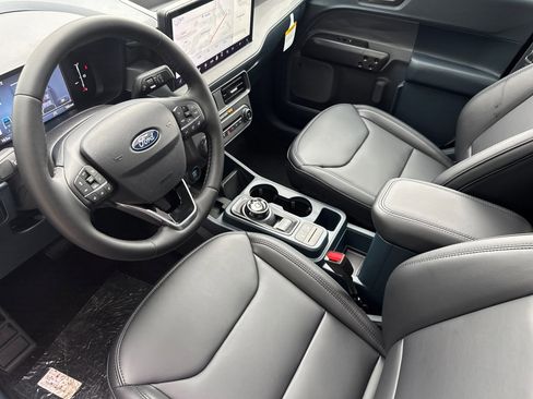 New 2025 Ford Maverick Lariat w/ Black Appearance Package image 7