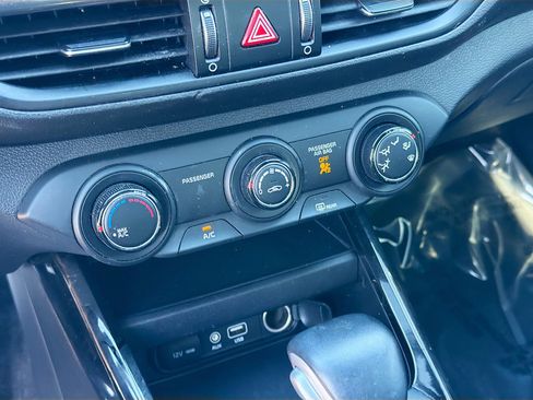 Used 2020 Kia Forte GT-Line image 30